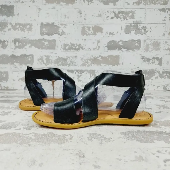 New Born Leah Black Leather Buckle Up Flat Sandals H787