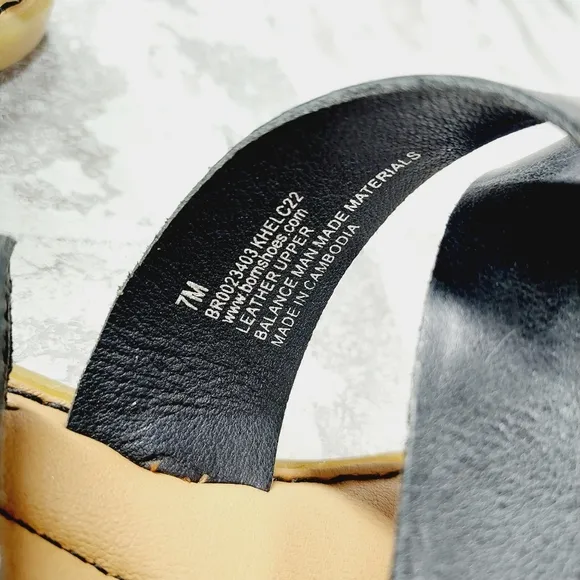 New Born Leah Black Leather Buckle Up Flat Sandals H787