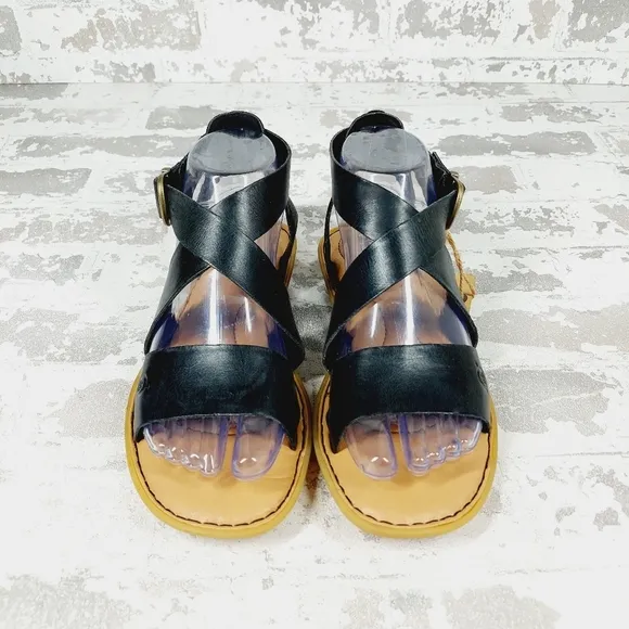 New Born Leah Black Leather Buckle Up Flat Sandals H787