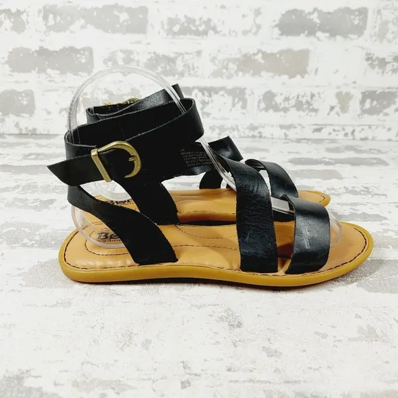 New Born Leah Black Leather Buckle Up Flat Sandals V175