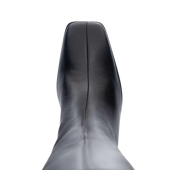NEW CHINESE LAUNDRY keep on going boots in black