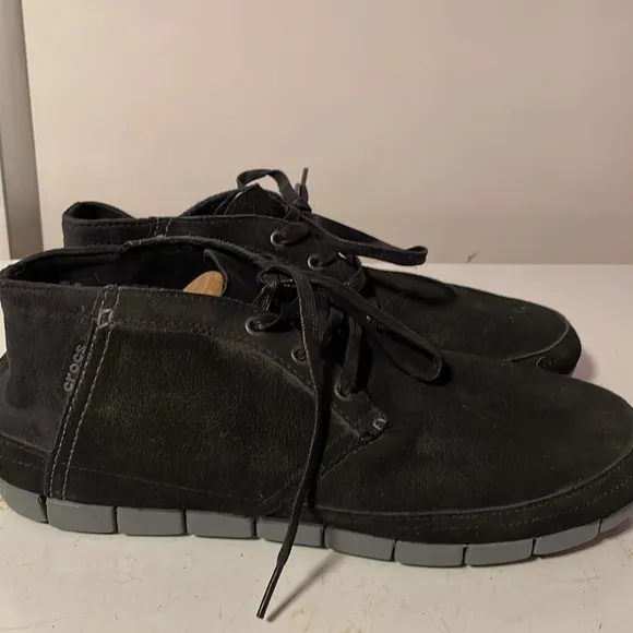 NEW Crocs Desert Chukka boots