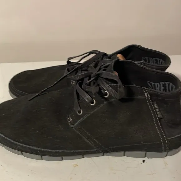 NEW Crocs Desert Chukka boots