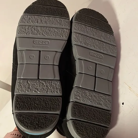 NEW Crocs Desert Chukka boots