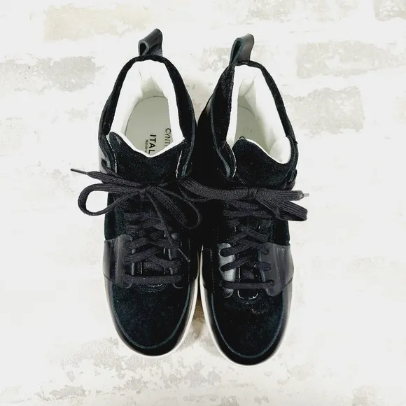 NEW Cynthia Rowley x Italeau Black Suede Lace Up High Top Sneakers V497