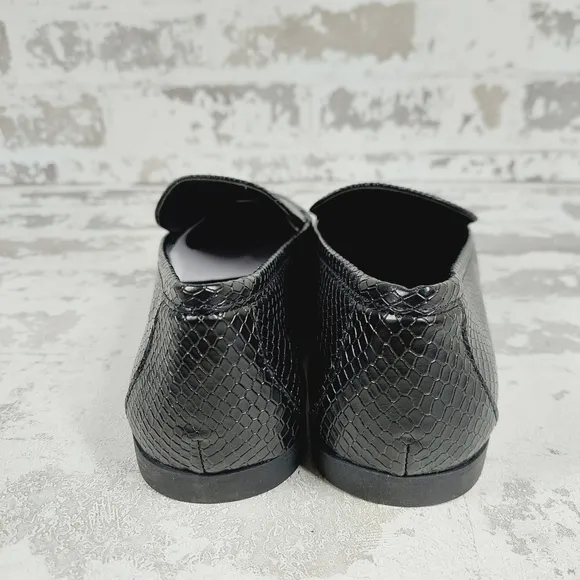 New Dolce Vita Catela Black Leather Snake Embossed Slip On Loafers H962