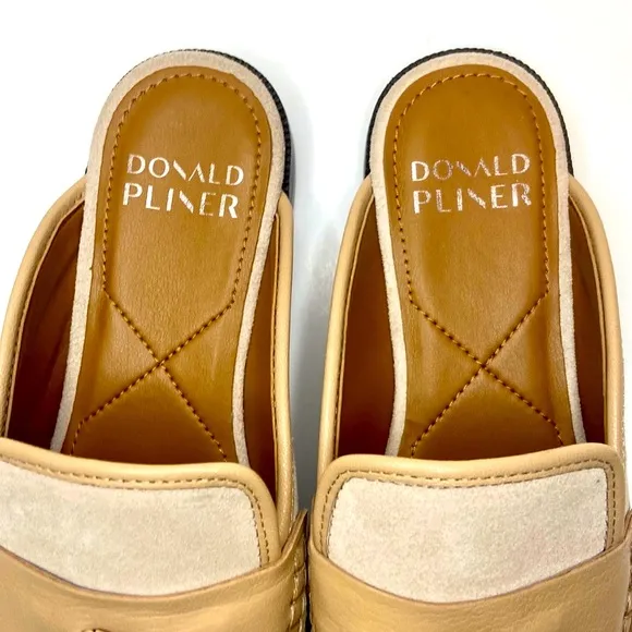 New Donald Pliner Bryant Beige Suede Leather Tassel Loafers Size 7.5