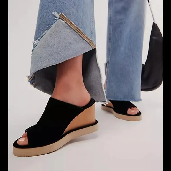 NEW Free People Running in Wedges Sandals - Suede For Women black 252