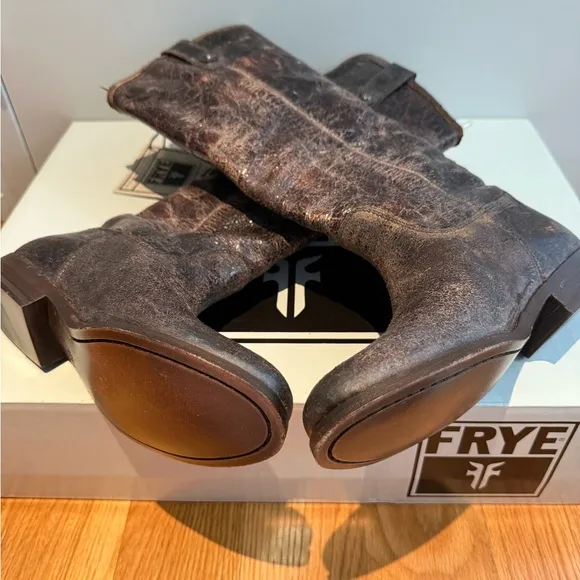 New Frye Melissa Button Chocolate / Dark Brown Distressed Leather Boots Size 6.5