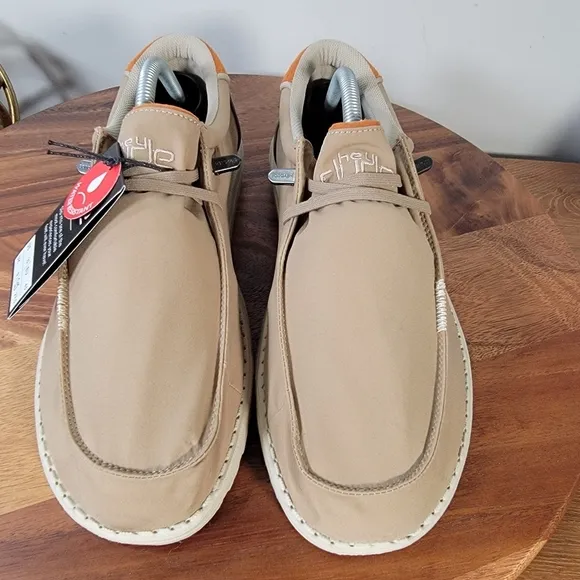 NEW Hey Dude Wally Mens Shoe Adventure Chestnut Size 10 Slip on Loafers