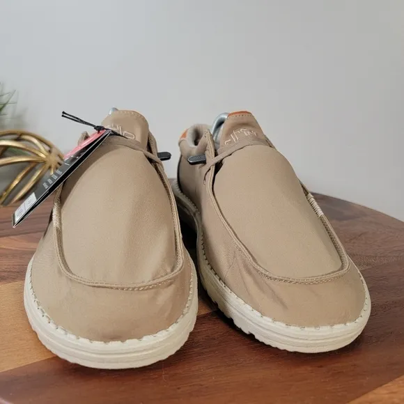NEW Hey Dude Wally Mens Shoe Adventure Chestnut Size 10 Slip on Loafers