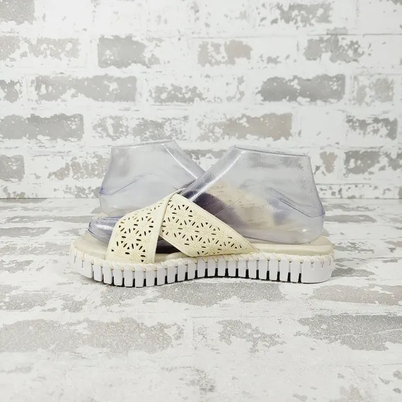 NEW Ilse Jacobsen Tulip Milk Cream Criss Cross Band Flat Slide Sandals V476