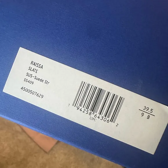 NEW in Box! Stuart Weitzman Suede Boots!
