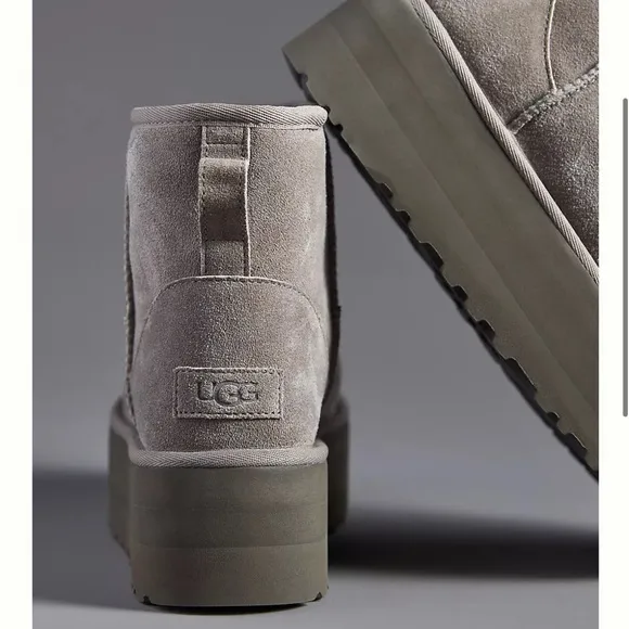 NEW IN BOX! UGG CLASSIC MINI ULTRA PLATFORM BOOTS SMOKE PLUME Size 9 Gray NWT!