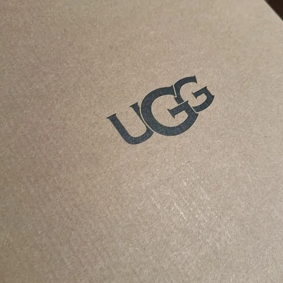 NEW IN BOX! UGG CLASSIC MINI ULTRA PLATFORM BOOTS SMOKE PLUME Size 9 Gray NWT!