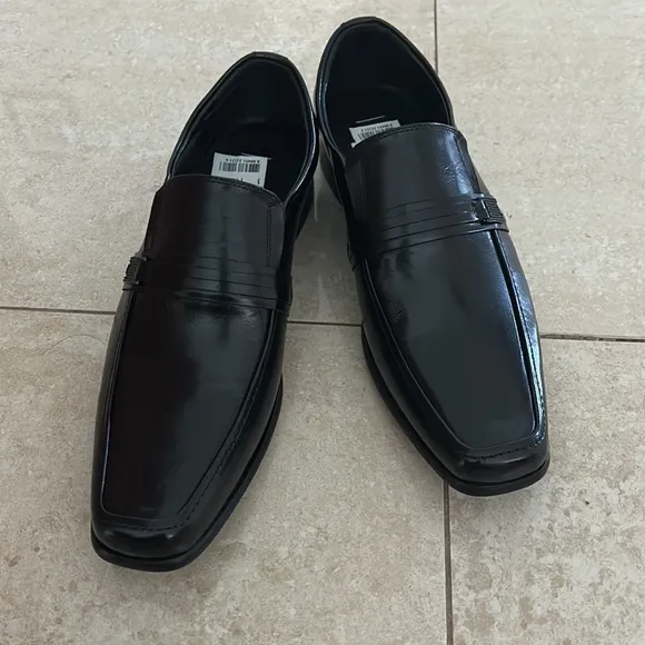 New Kenneth Cole Reaction leather loafers