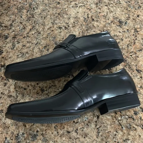 New Kenneth Cole Reaction leather loafers