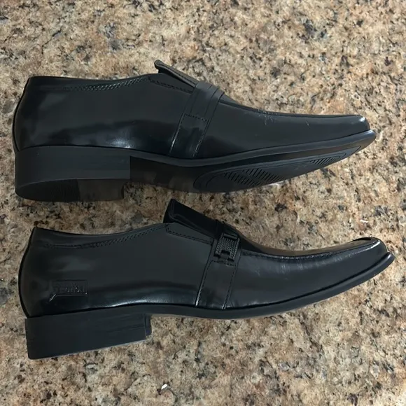 New Kenneth Cole Reaction leather loafers