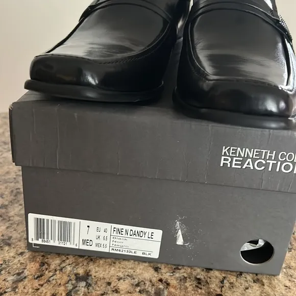 New Kenneth Cole Reaction leather loafers