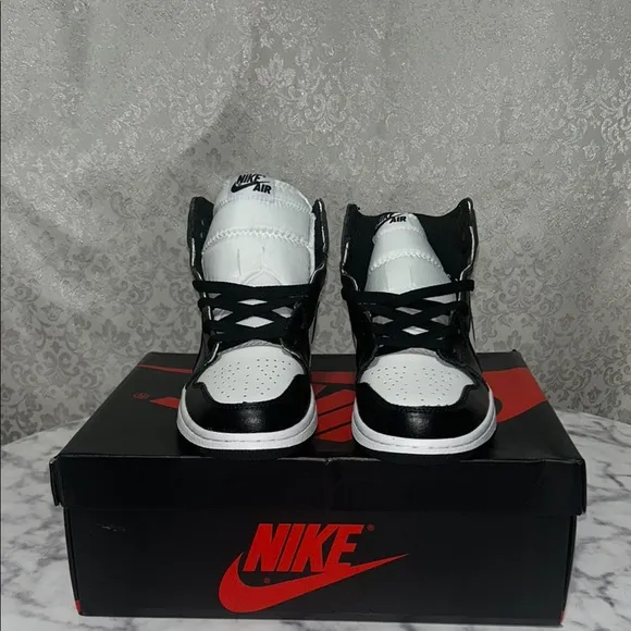 New - Kids’ Jordan High Retro Black &amp; White