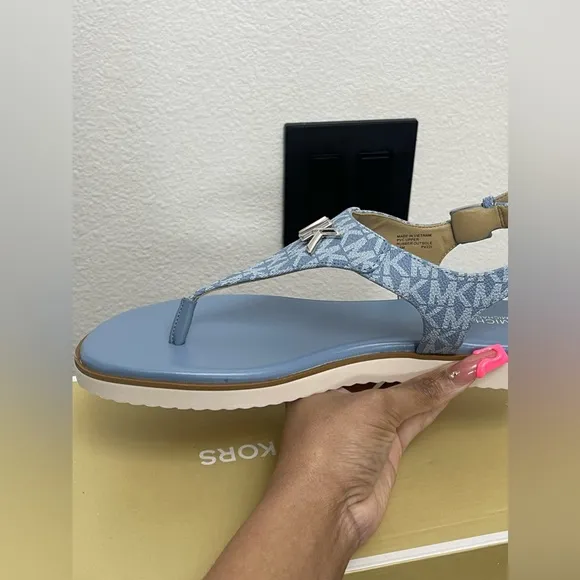 New! Michael kors jilly flat sandals, Chambray Size 9.5 (Authentic)