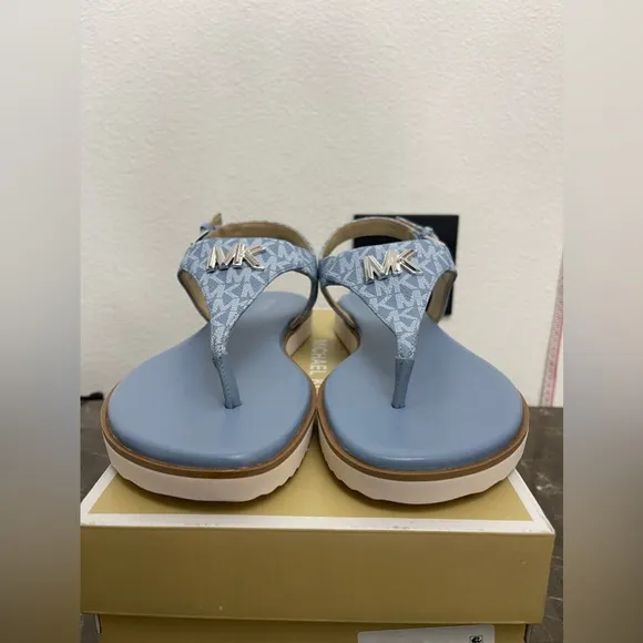 New! Michael kors jilly flat sandals, Chambray Size 9.5 (Authentic)