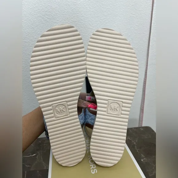 New! Michael kors jilly flat sandals, Chambray Size 9.5 (Authentic)