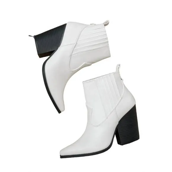 NEW QUPID women's easy as that ankle boots in white