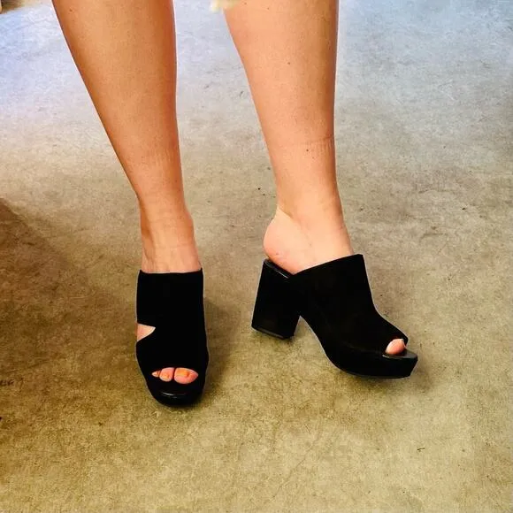 NEW REBECCA MINKOFF Classic Black Suede Chunky Platform Heeled Sandals Mules 8.5