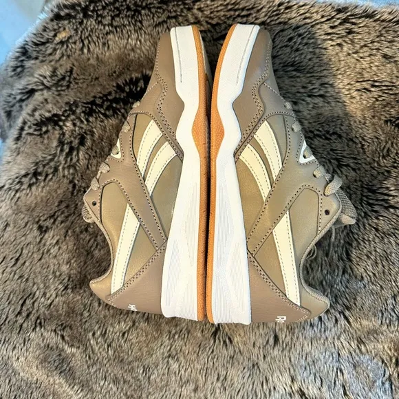 NEW Reebok Retro Y2K Khaki Brown &amp; White Leather Sneakers, Size 4