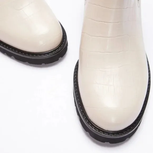 New Seychelles Far-fetched Cream Black Lug Chelsea Boots
