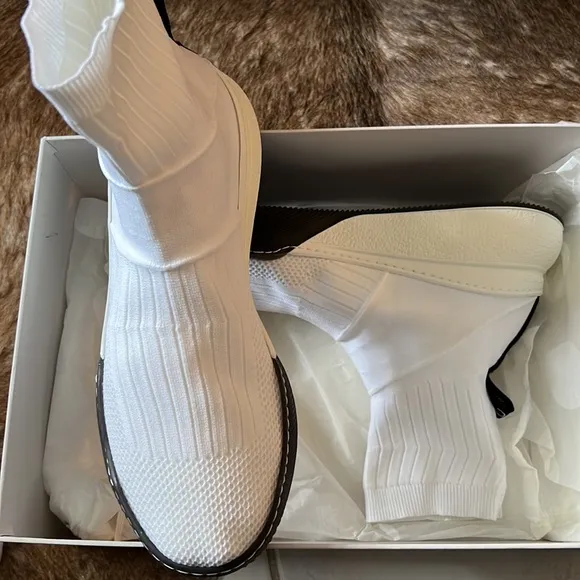 New Stella McCartney fashion sneakers Euro  41 US 10