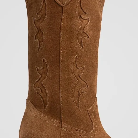 NEW Stradivarius leather cowboy boots 9853/470