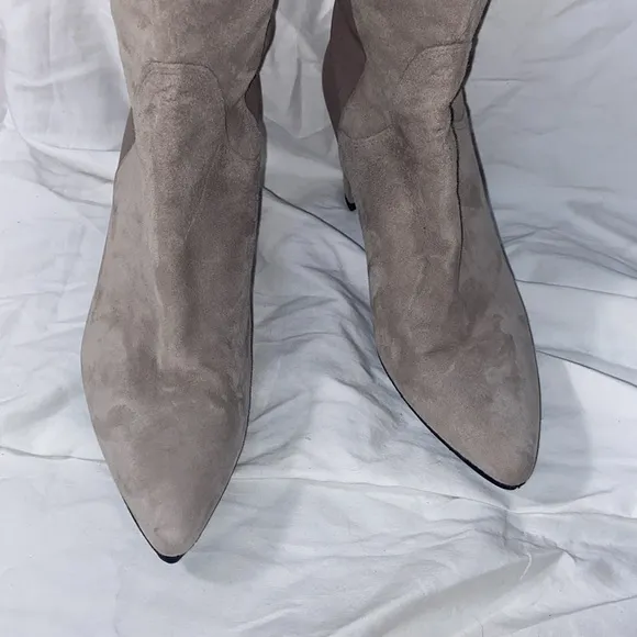 New Stuart Weitzman taupe Suede Stretch Over The Knee Block Heels Boots