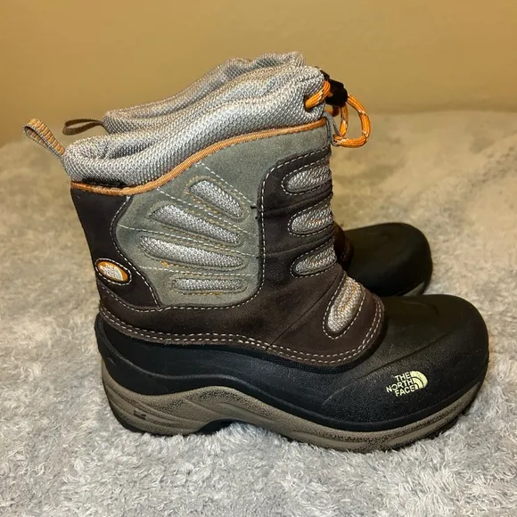 NEW The North Face 200 gr Insulation Waterproof Slip On Boots Boys, Size 3