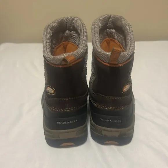 NEW The North Face 200 gr Insulation Waterproof Slip On Boots Boys, Size 3