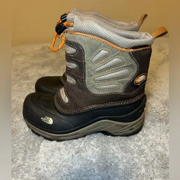 NEW The North Face 200 gr Insulation Waterproof Slip On Boots Boys, Size 3