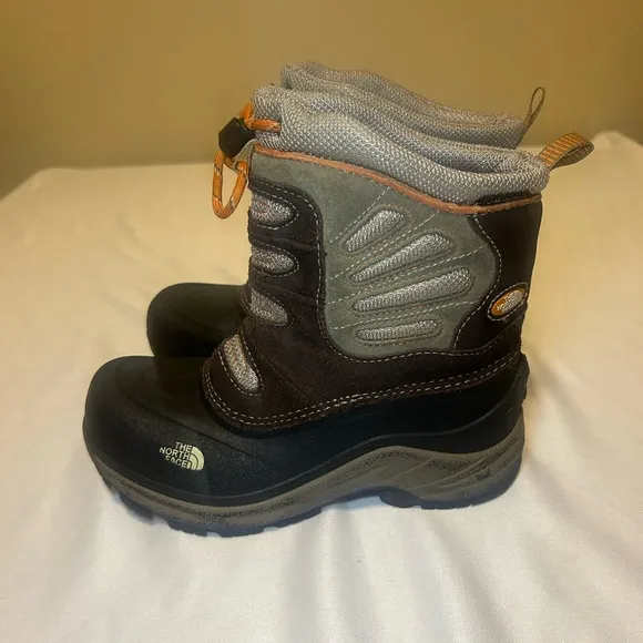 NEW The North Face 200 gr Insulation Waterproof Slip On Boots Boys, Size 3