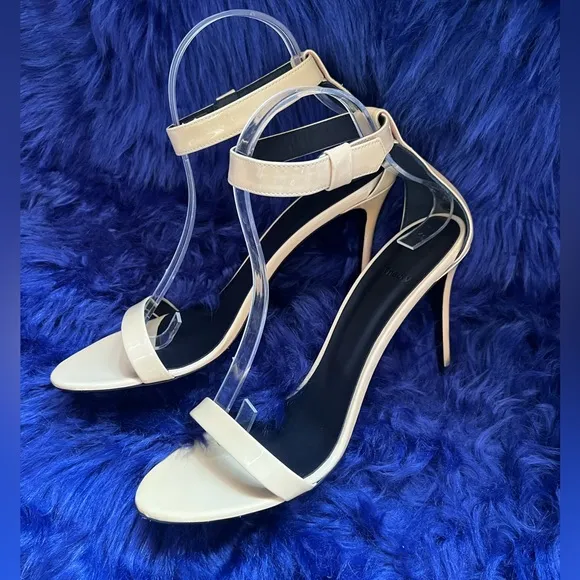 New! THEORY Glossy Patent Strappy Heeled Sandals