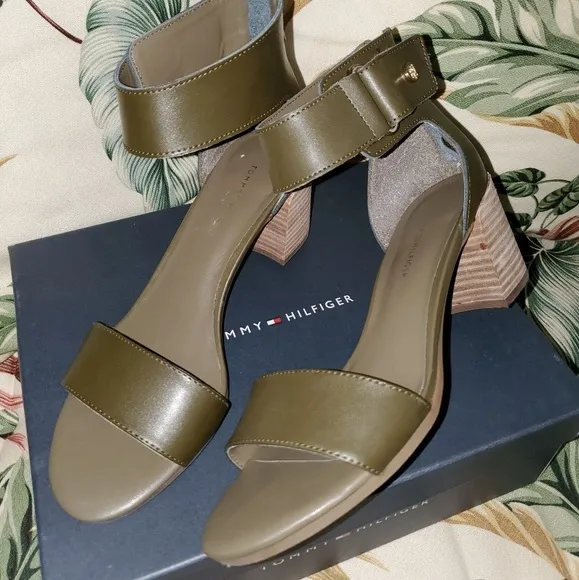 💚NEW!! TOMMY HILFIGER
