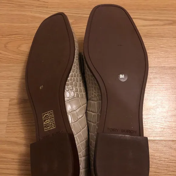 New “Tory Burch” patent leather loafers size 8 without box
