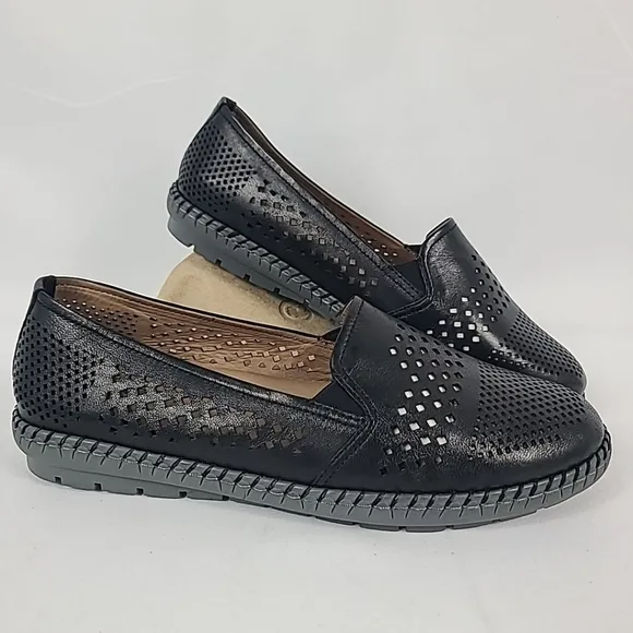 NEW Trotters Women's Royal Perforated Leather Loafers Black Size 9.5 NIB