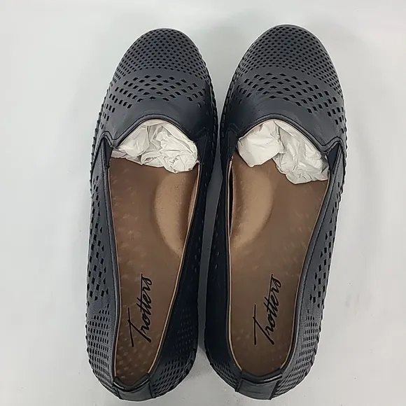 NEW Trotters Women's Royal Perforated Leather Loafers Black Size 9.5 NIB