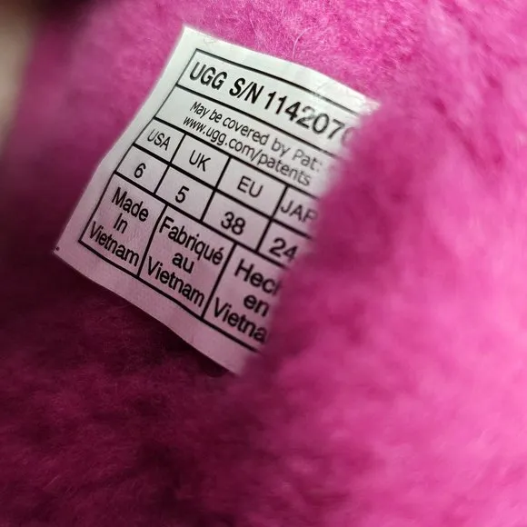 NEW!!! UGG NEW Classic Mini II Boots Kids Hot Pink‎ Crushed Velvet Size 6