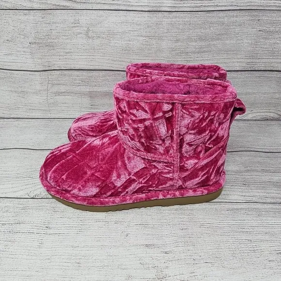 NEW!!! UGG NEW Classic Mini II Boots Kids Hot Pink‎ Crushed Velvet Size 6