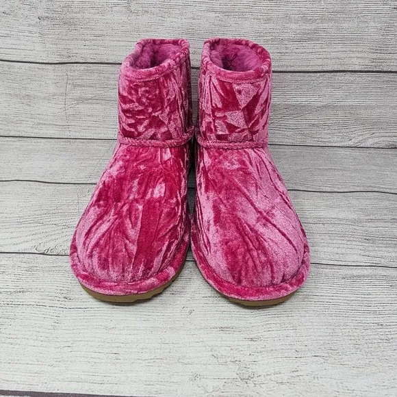 NEW!!! UGG NEW Classic Mini II Boots Kids Hot Pink‎ Crushed Velvet Size 6