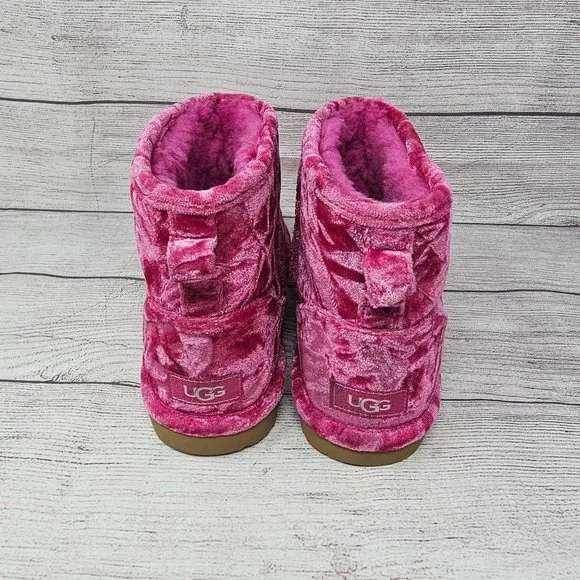 NEW!!! UGG NEW Classic Mini II Boots Kids Hot Pink‎ Crushed Velvet Size 6