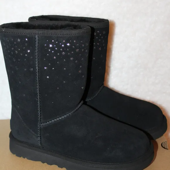 NEW UGG STARGIRL CLASSIC SHORT‎ BLACK BOOTS 6