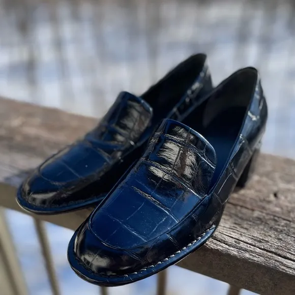 New! Vince Millie Alligator Emossed Loafer-6