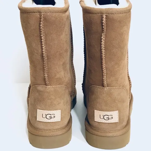 NEW-Women’s UGG Classic Short II boots